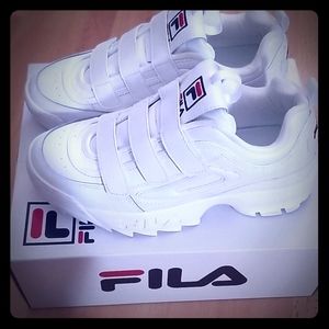 *Almost* NWB!  Fila Disruptor II Triple Strap